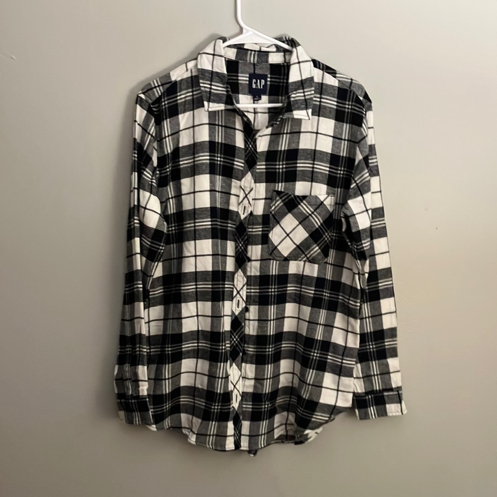 GAP Black and White Casual Button Down Shirt